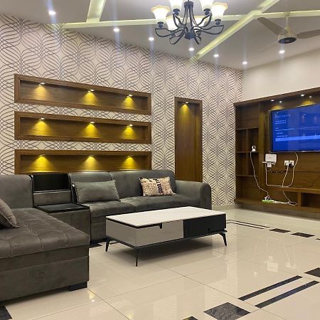 Luxury Guest House In Bahria Town Rawalpindi Exterior photo