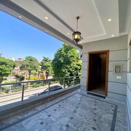 Luxury Guest House In Bahria Town Rawalpindi Exterior photo