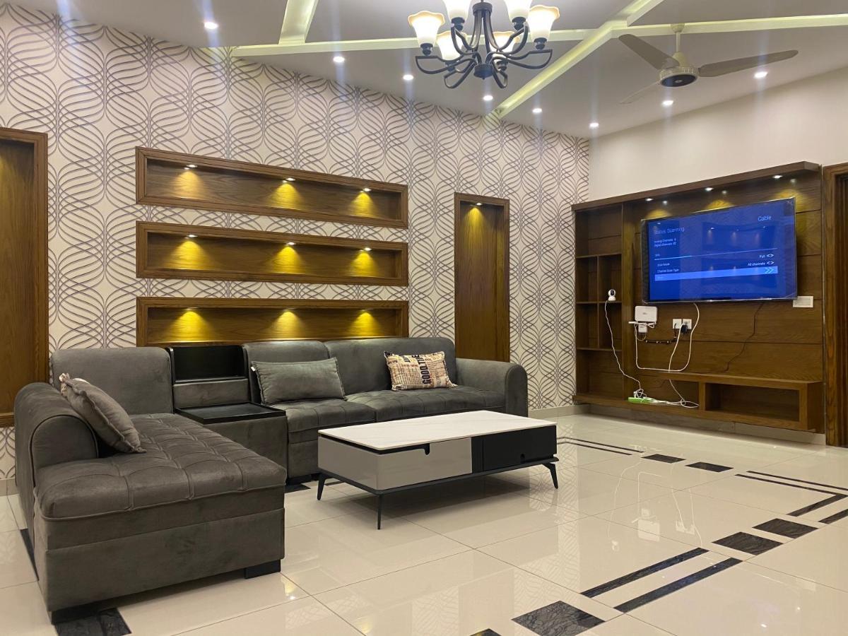 Luxury Guest House In Bahria Town Rawalpindi Exterior photo