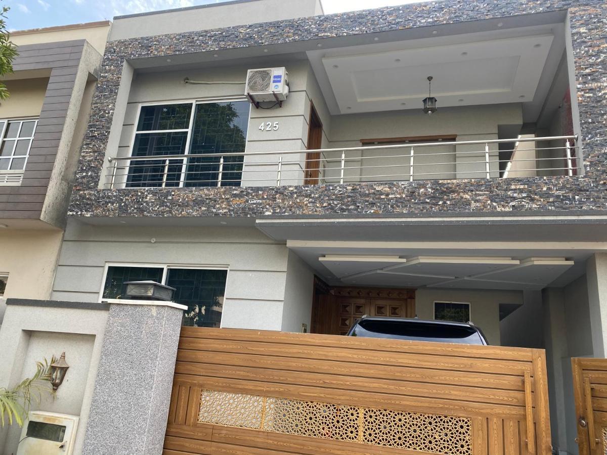 Luxury Guest House In Bahria Town Rawalpindi Exterior photo