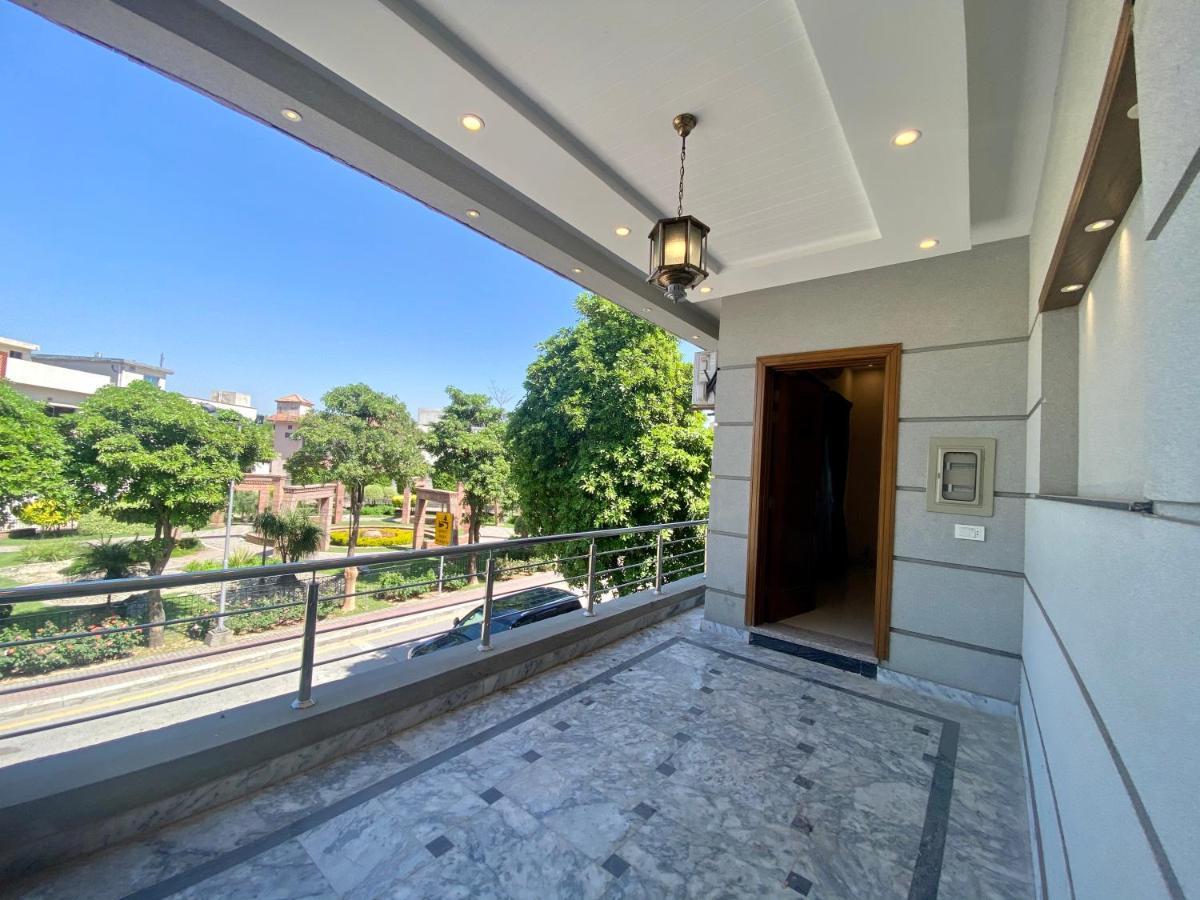 Luxury Guest House In Bahria Town Rawalpindi Exterior photo
